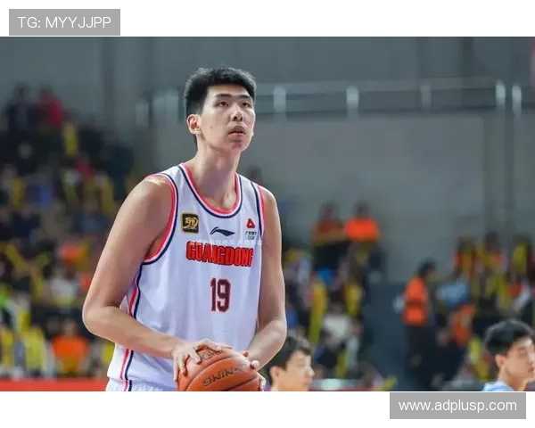 草根选手张鼎岩飞跃徐昕夺CBA扣篮大赛冠军